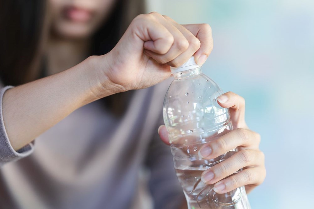 Araçta bıraktığınız plastik şişelere dikkat: Vücudu yavaş yavaş zehirliyor - 5