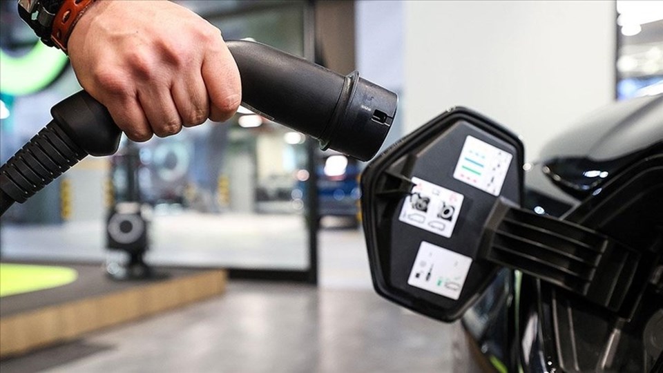 ABD, geçen yıl 735 bin elektrikli araç satışıyla dünyada üçüncü sırada yer aldı.