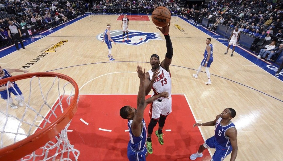 Miami Heat 4'te 4 yaptı (NBA'de gecenin sonuçları) Miami Heat 4'te 4 yaptı (NBA'de gecenin sonuçları)
