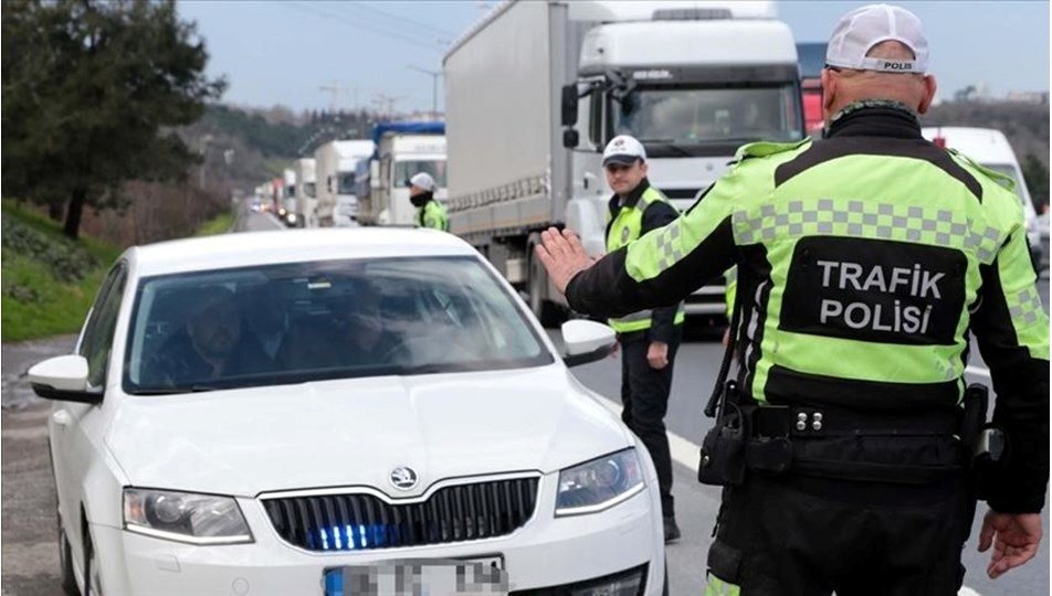 Çakarlı ve sirenli araca 218 bin lira ceza - Son Dakika Türkiye Haberleri | NTV Haber