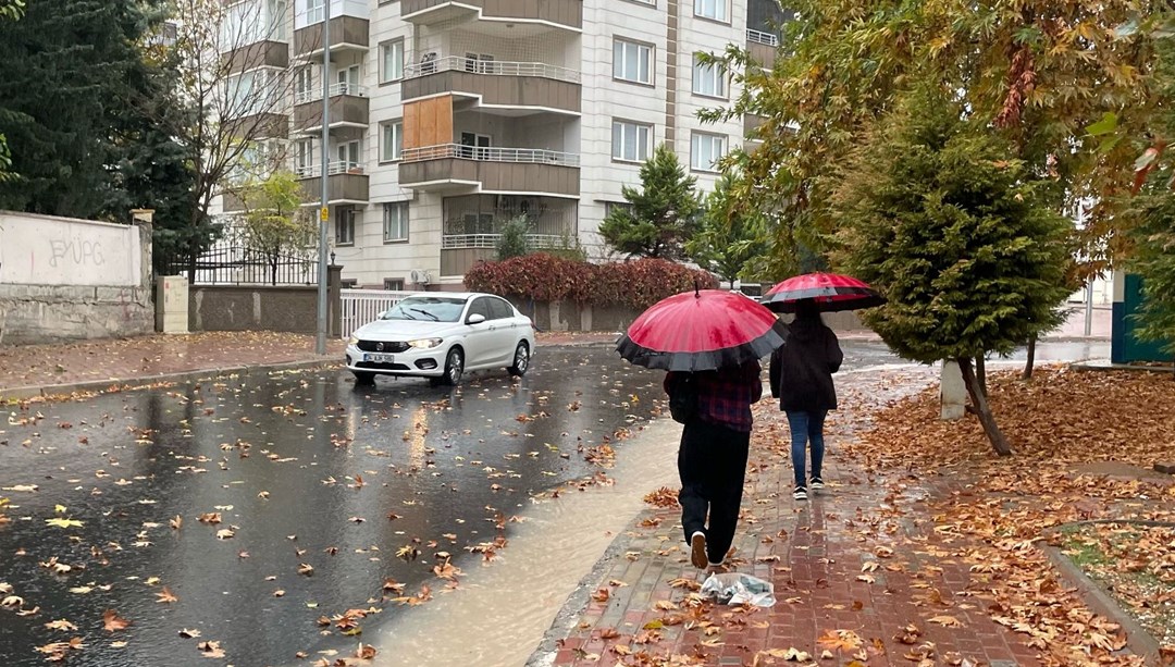 Şanlıurfa'da sağanak etkili oldu