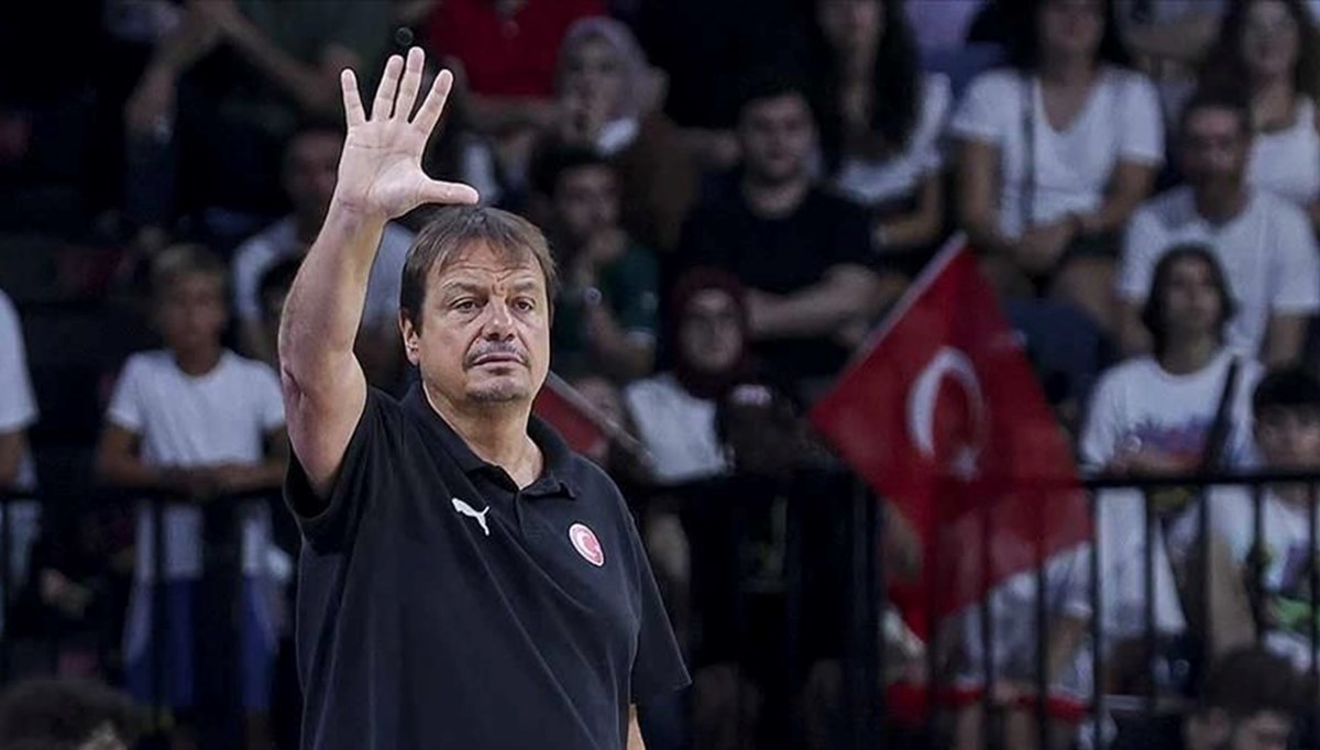 Ergin Ataman, Yunanistan'da yılın başantrenörü seçildi Ergin Ataman, Yunanistan'da yılın başantrenörü seçildi