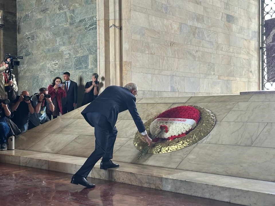 Kılıçdaroğlu seçim öncesinde Anıtkabir’i ziyaret etti - 1