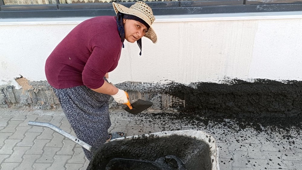 Kocası düşüp sakatlanınca inşaat işçisi oldu: Dekorasyon, ısı yalıtım, boya... Yapamadığı iş yok - 5