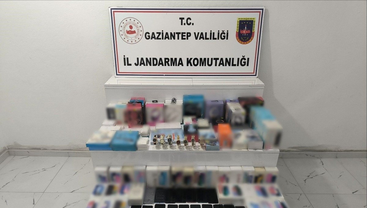 Gaziantep'te 1 milyon TL değerinde kaçak elektronik eşya ele geçirildi Gaziantep'te 1 milyon TL değerinde kaçak elektronik eşya ele geçirildi
