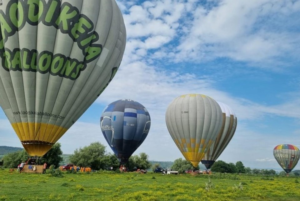 Kapadokya'nın balonları Sırbistan semalarında - 1