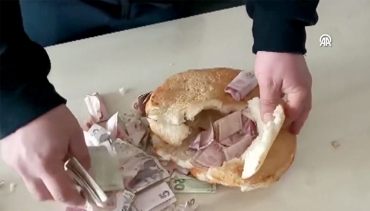Ramazan pidesine 617 lira sakladı Ramazan pidesine 617 lira sakladı