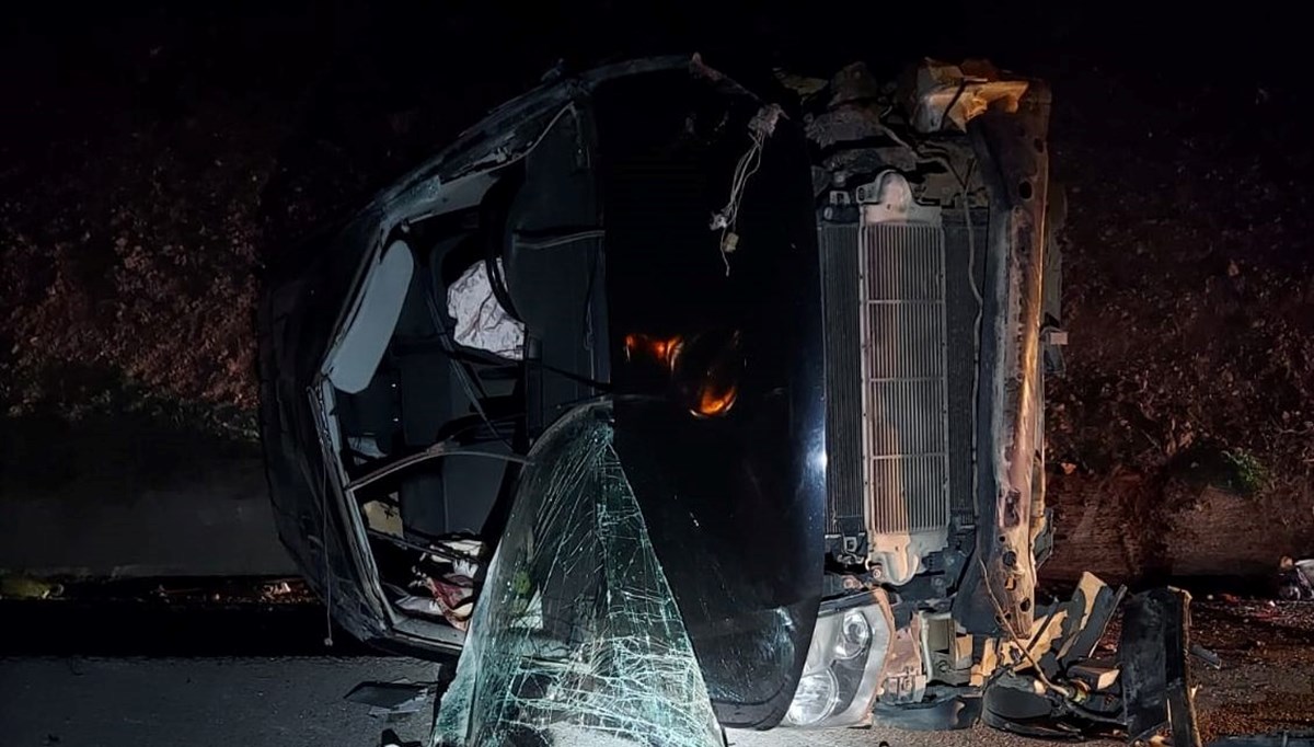 Tokat'ta otomobil büyükbaş hayvana çarptı: 3 yaralı Tokat'ta otomobil büyükbaş hayvana çarptı: 3 yaralı