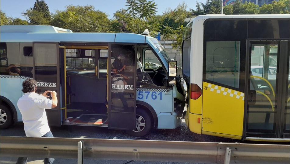 yolcu minibusuyle iett otobusu carpisti