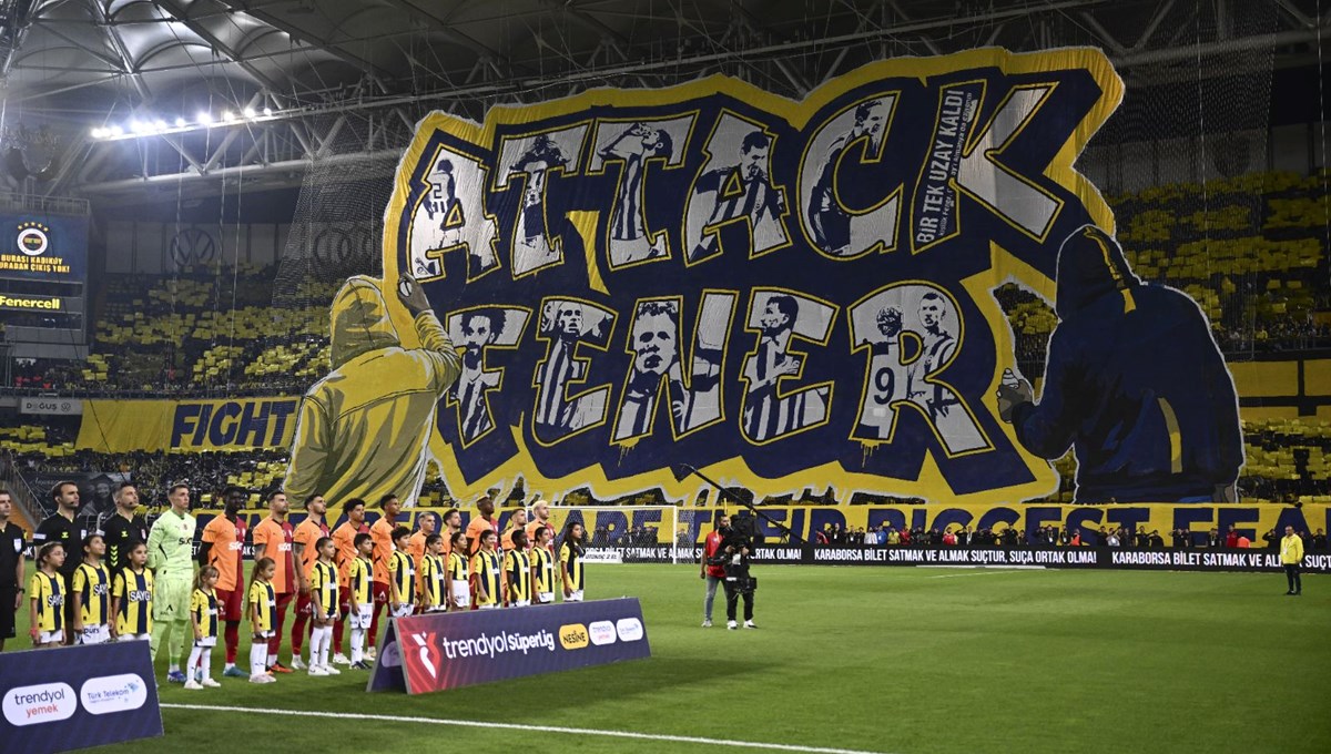Fenerbahçe taraftarından derbiye özel koreografi Fenerbahçe taraftarından derbiye özel koreografi