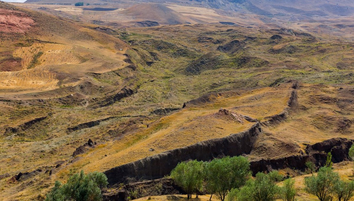 Ağrı Dağı'ndan ilk kanıt: Nuh'un Gemisi orada olabilir