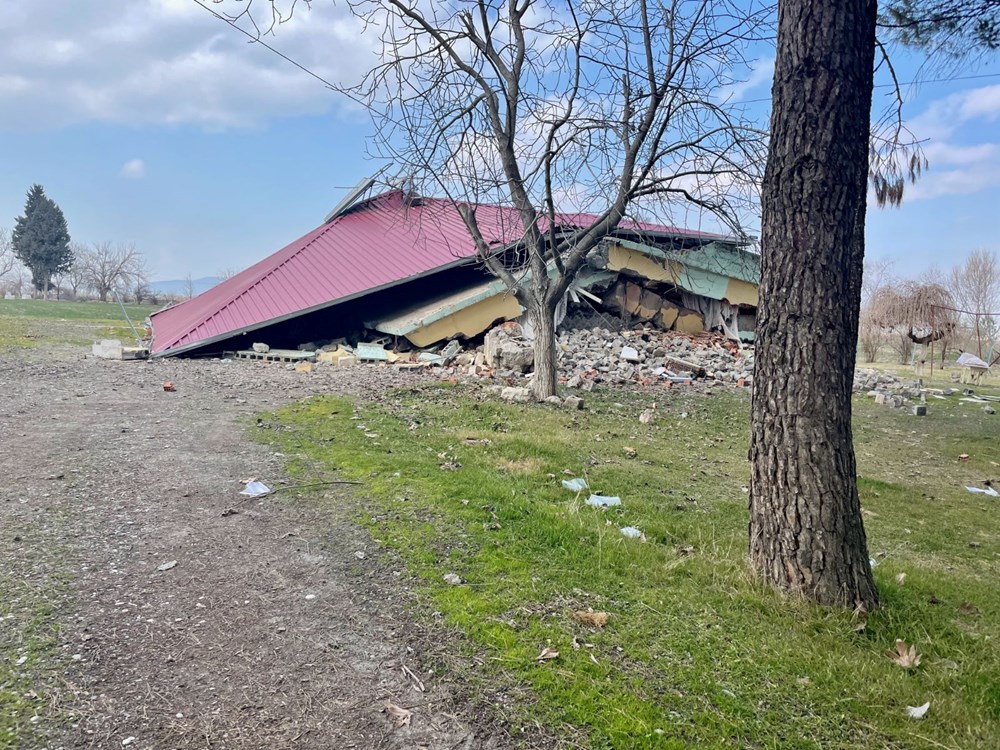 Fay hattının geçtiği köy enkaza döndü - 19