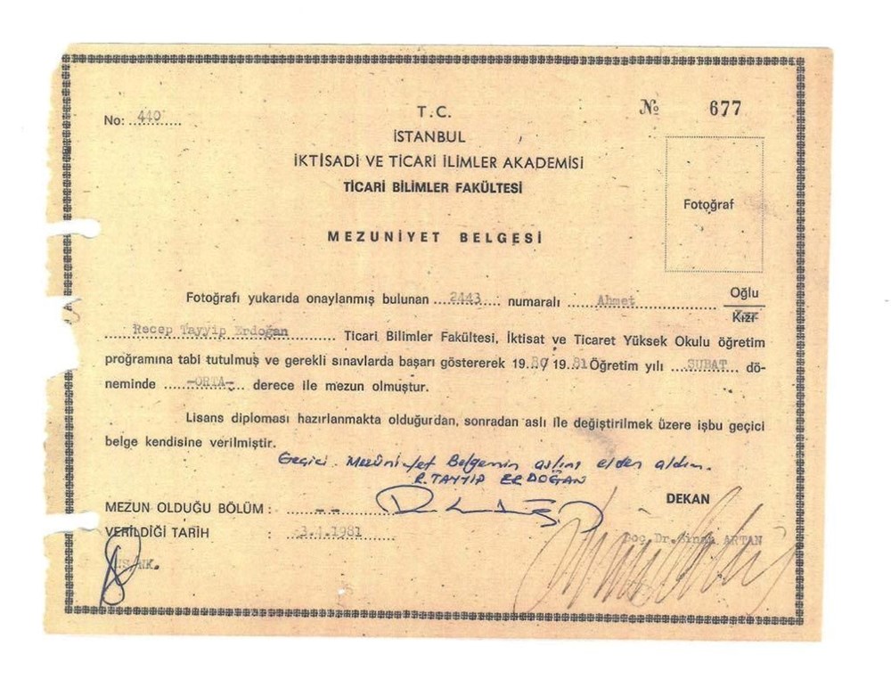 Cumhurbaşkanı Erdoğan'ın üniversite diploması | İletişim Başkanlığı'ndan paylaşım - 7