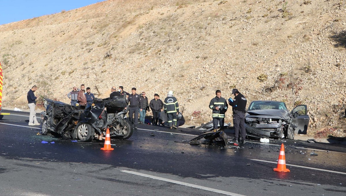 Gaziantep'te zincirleme kaza: 1 ölü, 6 yaralı Gaziantep'te zincirleme kaza: 1 ölü, 6 yaralı