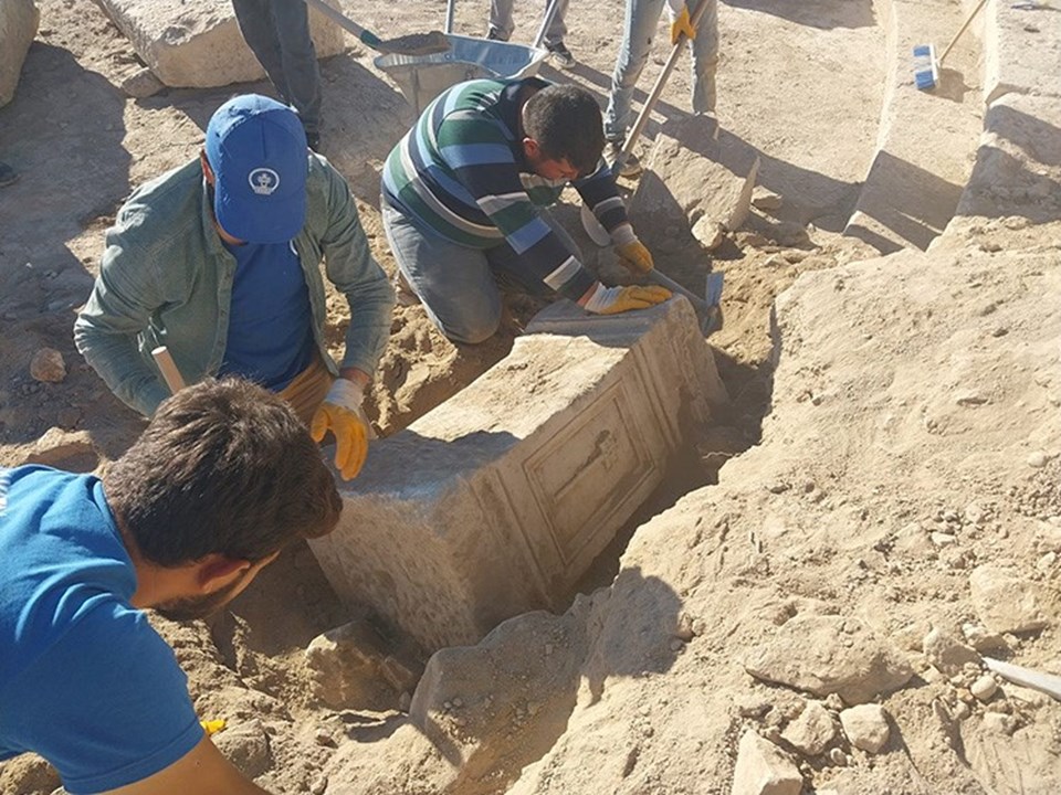 Savatra Antik Kenti'nde yaklaşık 1800 yıllık sunak bulundu - 1