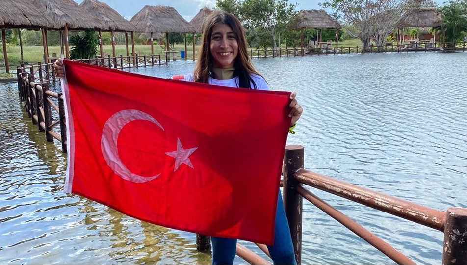 Fatma Uruk dünya rekoru kırdı