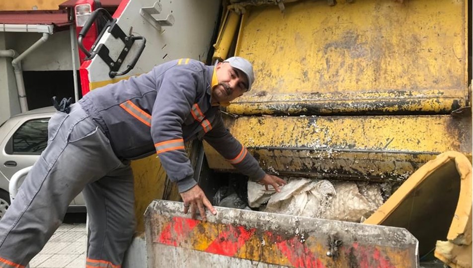 Çöp kamyonundan bebek çıktı NTV Çöp kamyonundan bebek çıktı NTV