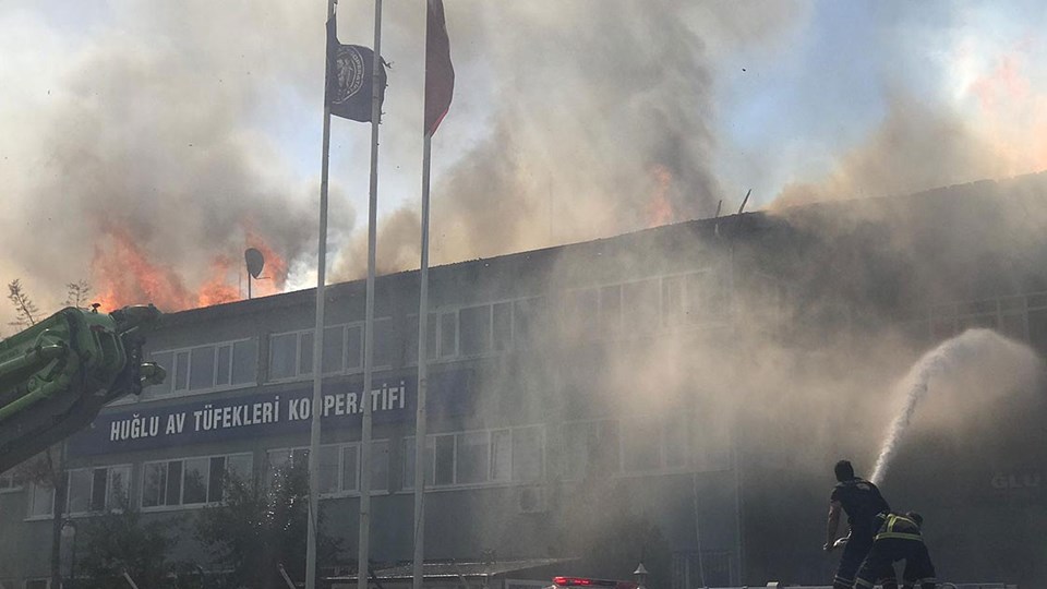 Konya'da silah fabrikasında yangın - 1