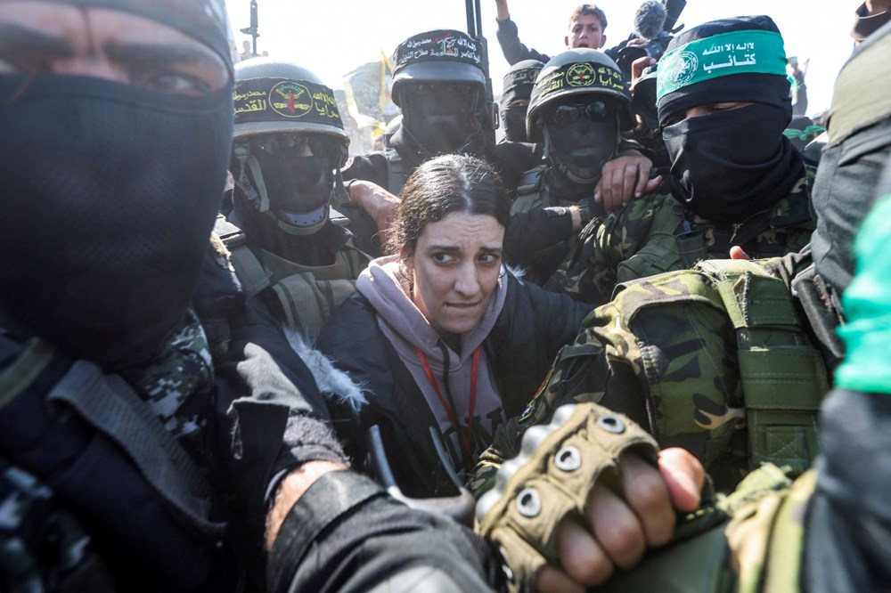 Gazze'de tarihi anlar: Hamas lideri Sinvar'ın evinin önünde esir takası - 6