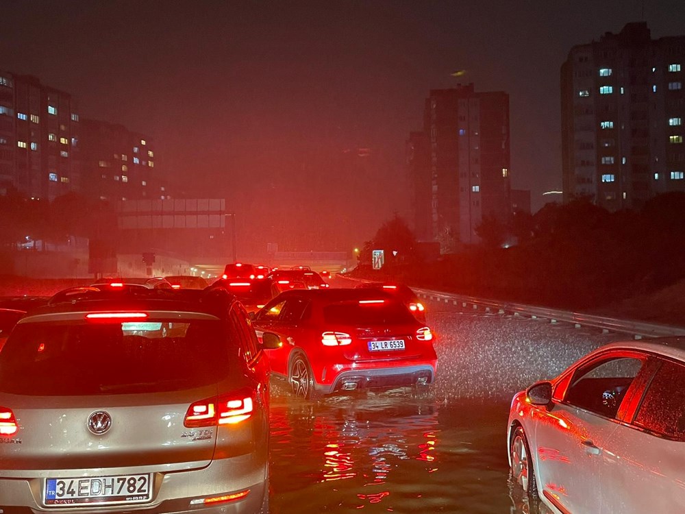 İstanbul'da sağanak: Arnavutköy ve Başakşehir'de su baskınları - 18