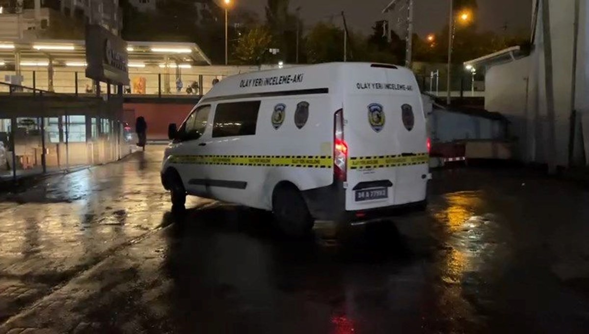 Küçükçekmece Gölü'ne açılan balıkçılar kadın cesedi buldu Küçükçekmece Gölü'ne açılan balıkçılar kadın cesedi buldu