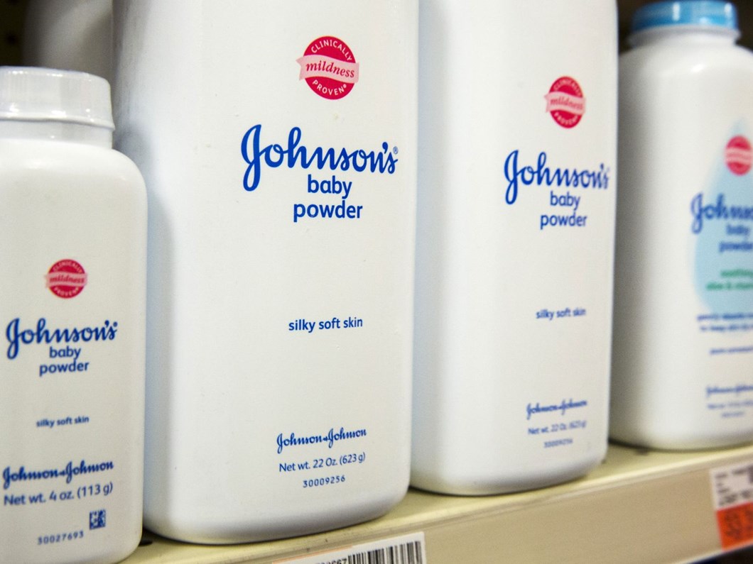 Johnson Johnson, bebek pudrasının satışını durduracak - Sağlık Haberleri