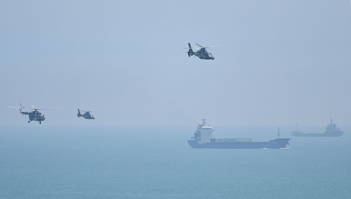  Çin'e ait 45 savaş uçağı ve 10 gemi etrafımızda dolaşıyor