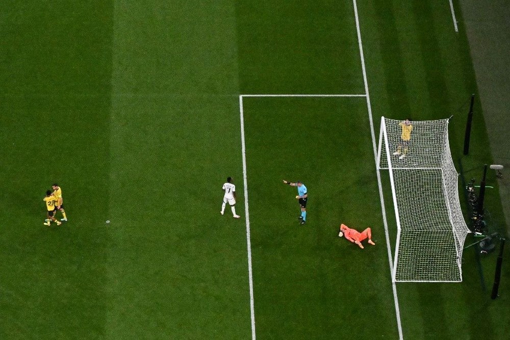Derbide düdük çalacak Slavko Vincic'in yönettiği maçlar: Milli futbolcuya aldatmaya yönelik hareketten kart göstermişti - 7