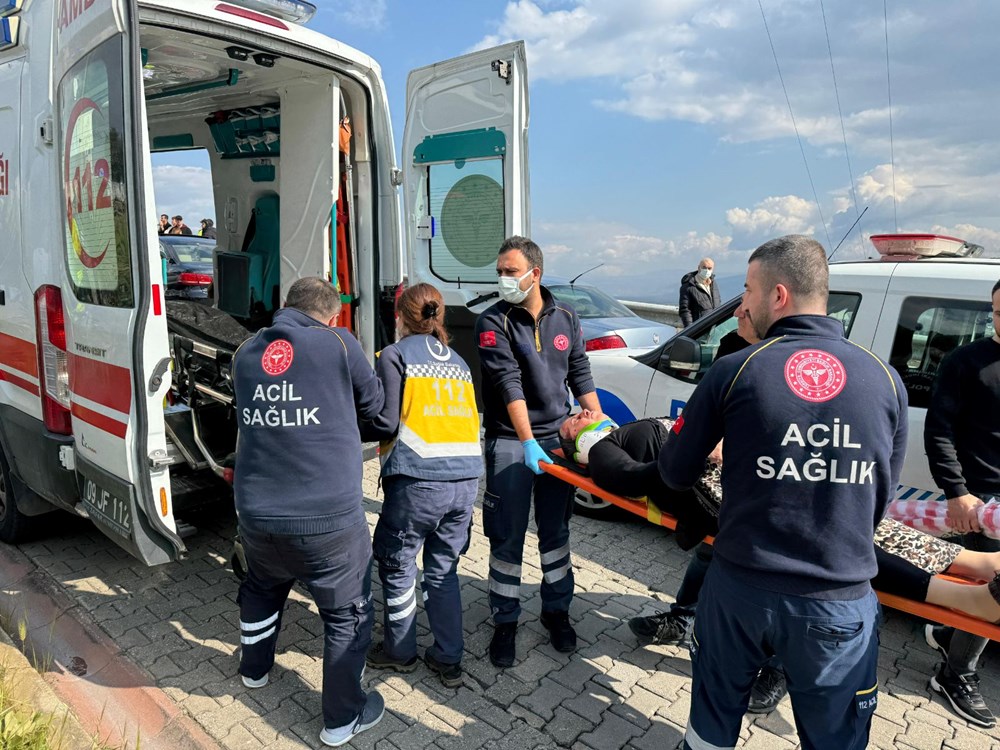 Aydın’da halk otobüsü devrildi:
28 yaralı - 3