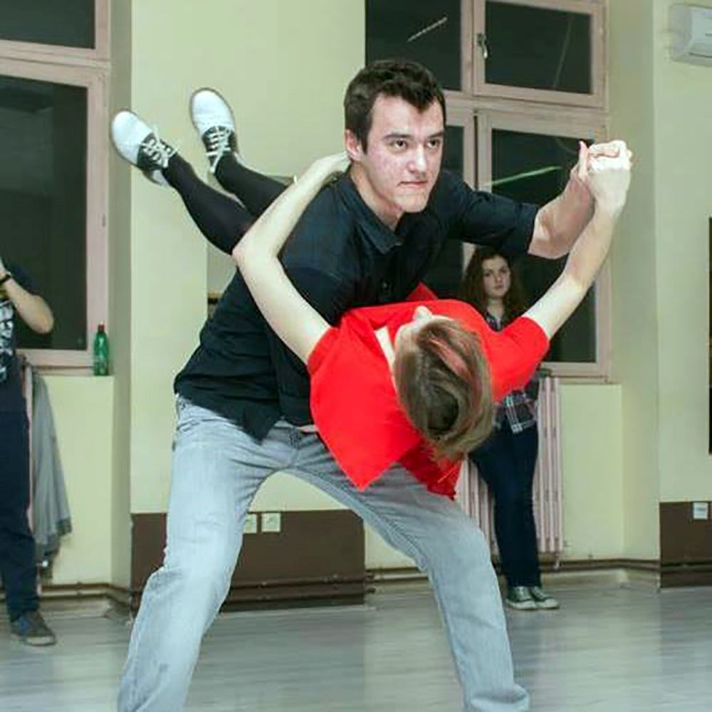 TEM'de Ölümcül Dans: Sırp Dansçı Kazada Hayatını Kaybetti 75 PX7e LTgdUKh 1B8kL65rw