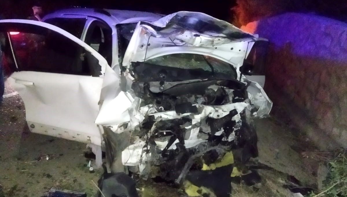 Sinop'ta feci kaza: 2 ölü, 2 yaralı Sinop'ta feci kaza: 2 ölü, 2 yaralı