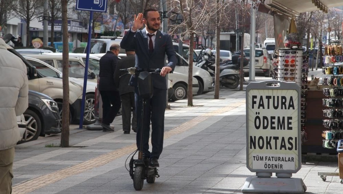 Bağımsız adaydan scooterla seçim çalışması