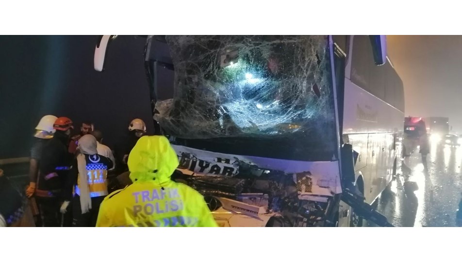 anadolu otoyolu nda yolcu otobusu ile