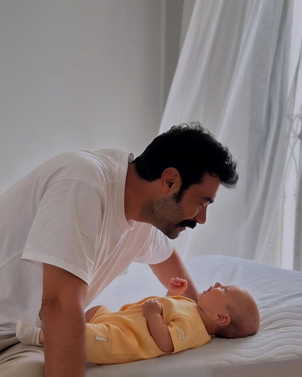 Murat Ünalmış'tan oğlu Selim Baran'a: Âlâ ki doğdun canım yavrum 72 P lHlfrLnU2Gd8Il6si8Jg