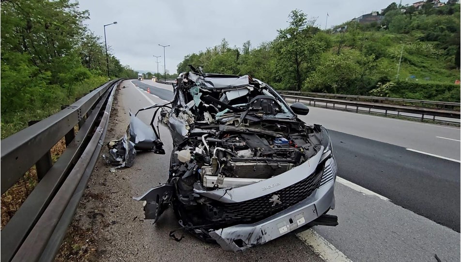 Anadolu Otoyolu'nda kaza: TIR ile cip çarpıştı