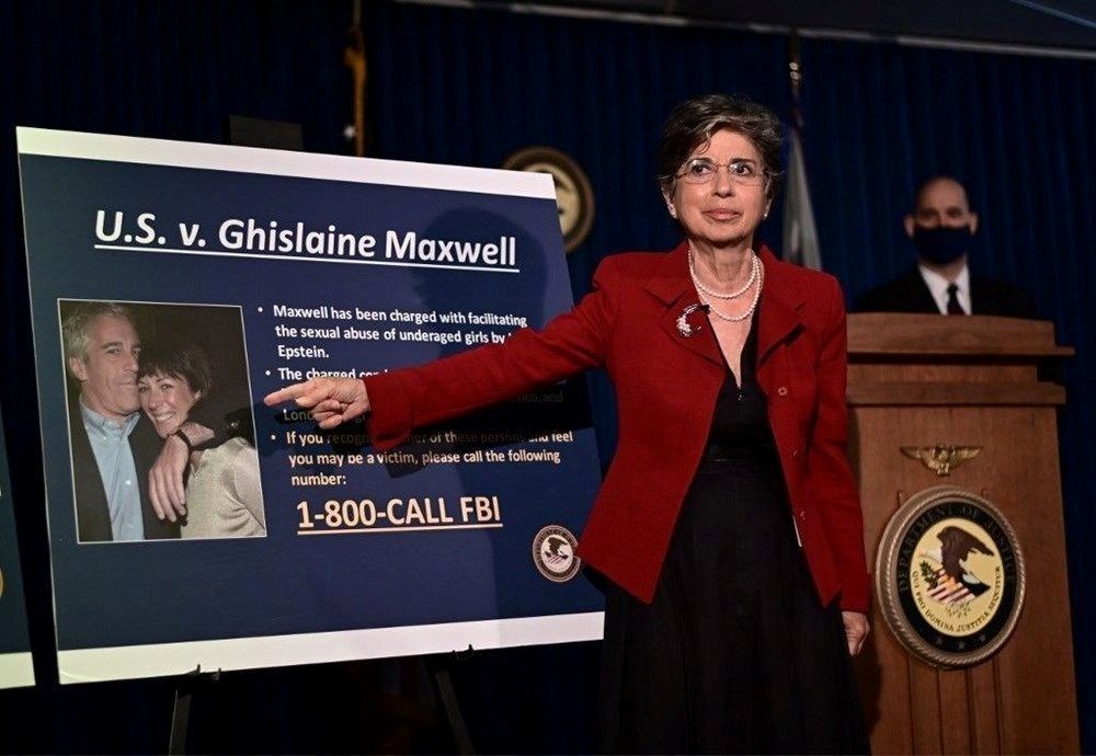 Pedofil milyarder Jeffrey Epstein’in suç ortağı Ghislaine Maxwell'e hapis cezası - 5
