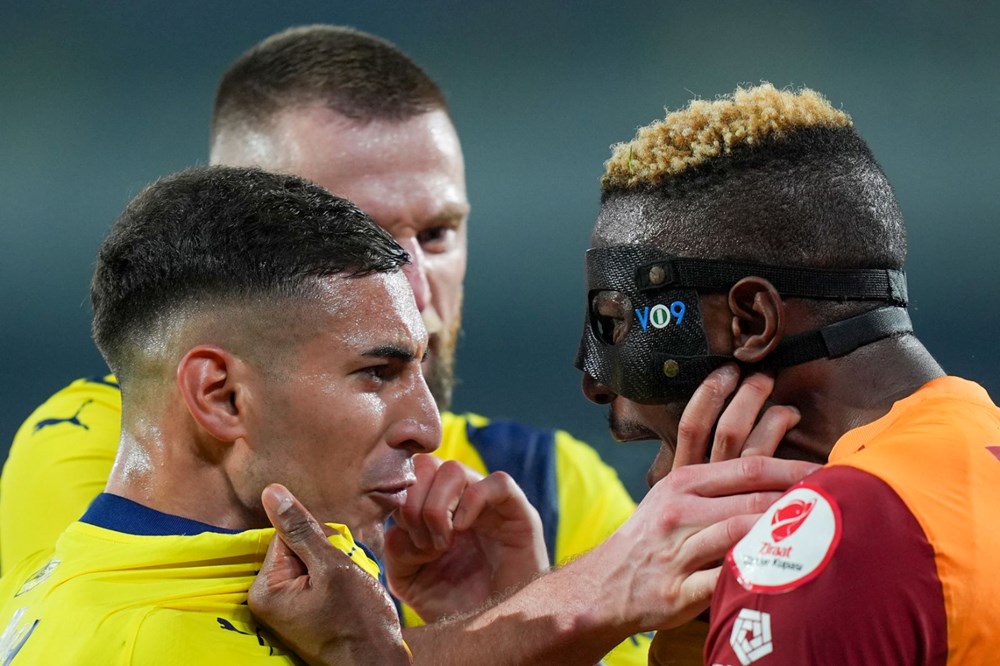 Derbi Zaferi Sonrası Yorumlar Coştu: Galatasaray, Fenerbahçe'yi Kupa Dışına İtti, Eleştirmenler İki Uca Bölündü! 85 PbWEaMLOpU CED2CczoVtw