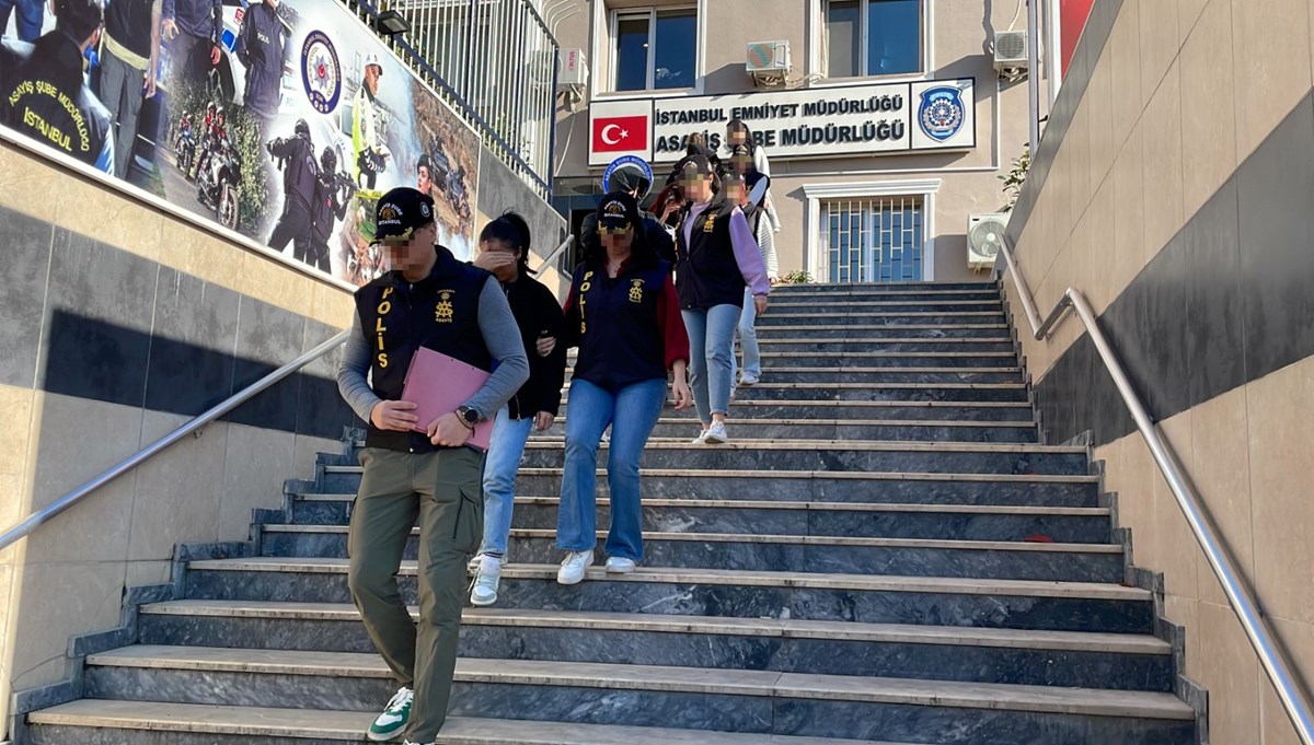 İstanbul'un göbeğinde fuhuş operasyonu: Kadınlara katalog çekimi yaptırmışlar İstanbul'un göbeğinde fuhuş operasyonu: Kadınlara katalog çekimi yaptırmışlar
