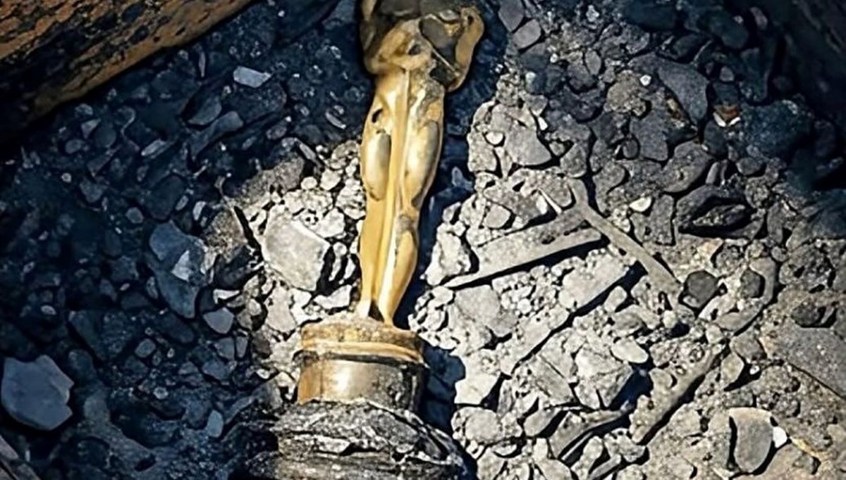 Ünlü oyuncu paylaştı: Oscar küller arasında kaldı! Ünlü oyuncu paylaştı: Oscar küller arasında kaldı!