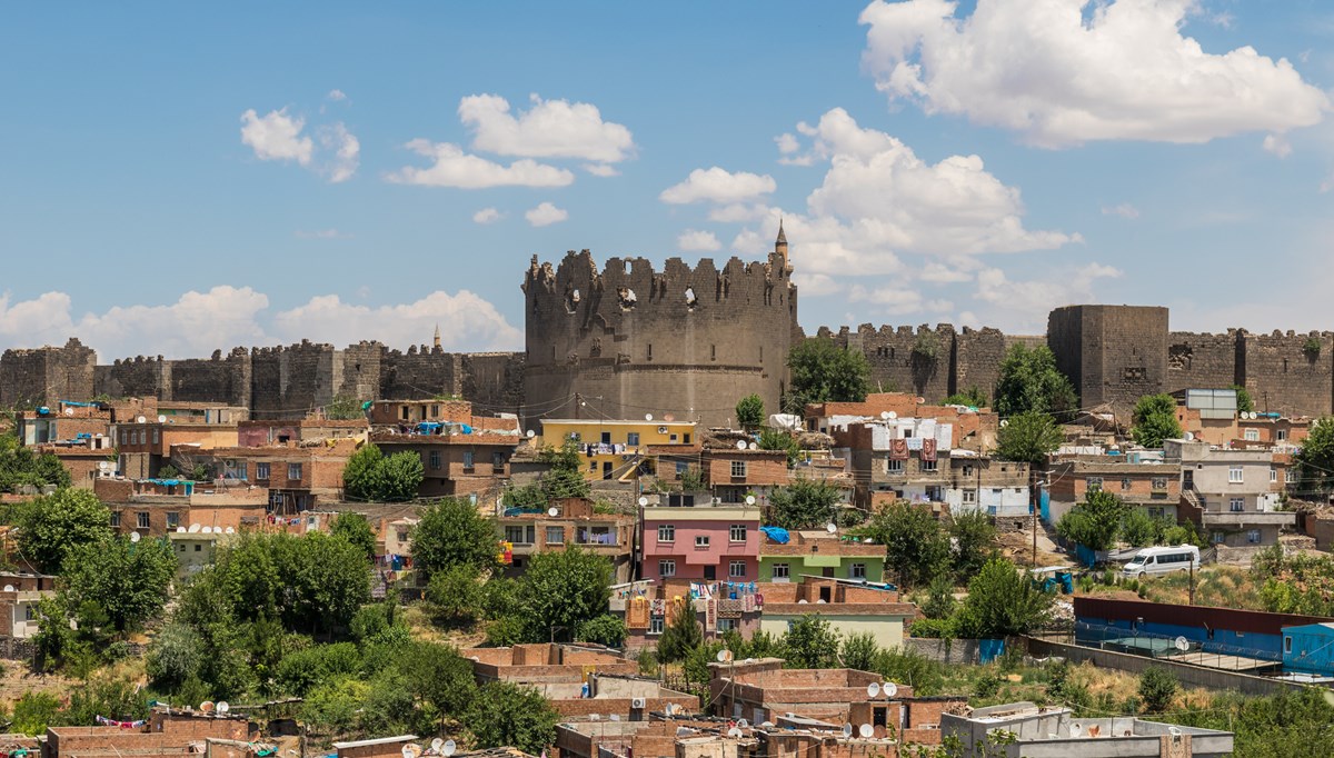 Diyarbakır'da 31 yıl 4 ay kesinleşmiş hapis cezası bulunan hükümlü yakalandı