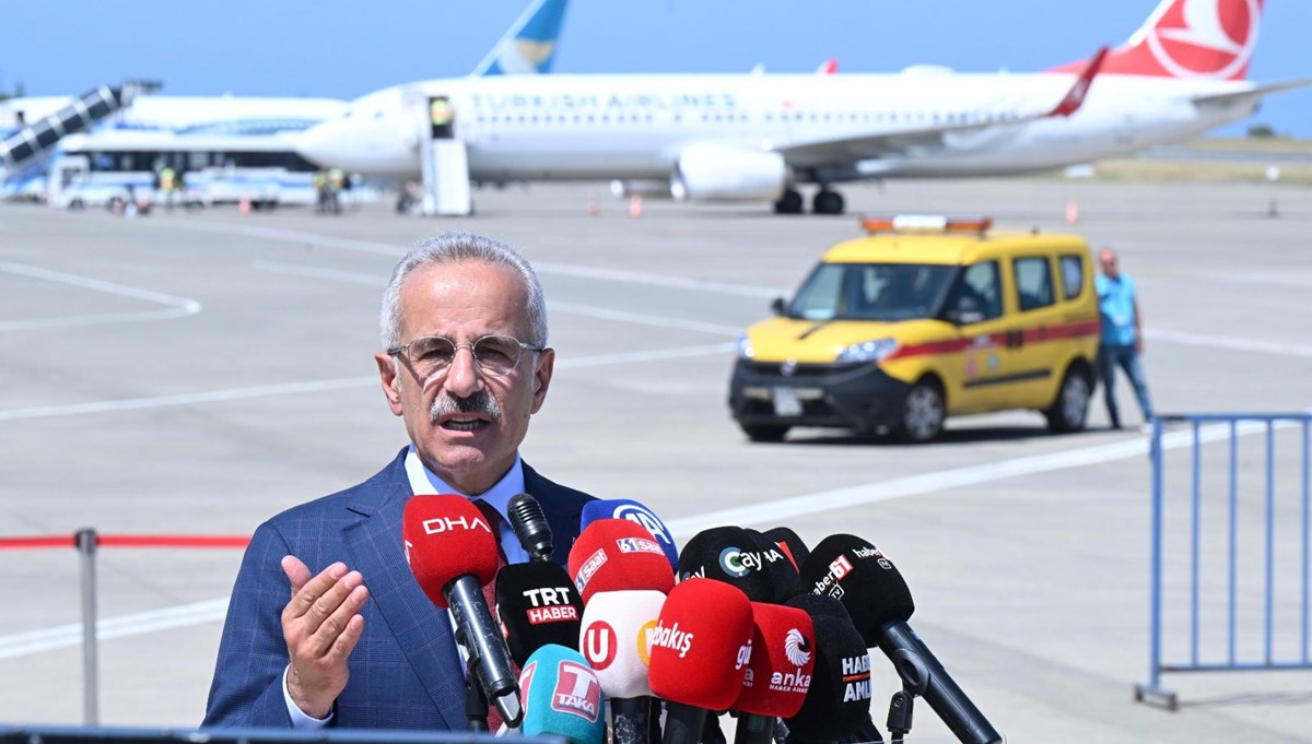 Bakan Uraloğlu, Trabzon'da yapılacak yeni havalamının yerini açıkladı Bakan Uraloğlu, Trabzon'da yapılacak yeni havalamının yerini açıkladı