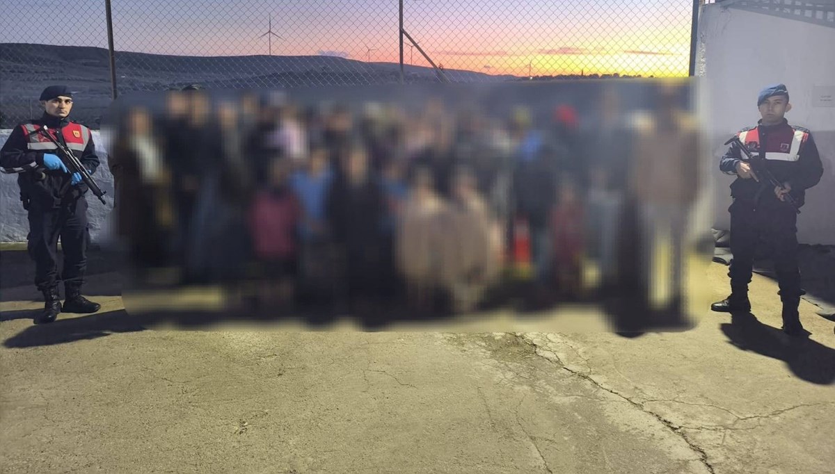 Didim'de 36 düzensiz göçmen yakalandı Didim'de 36 düzensiz göçmen yakalandı