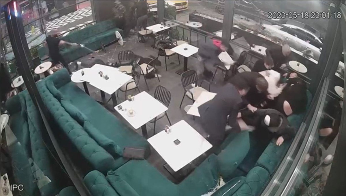 İstanbul’da kafeteryada kurşun yağmuruna tutuldular