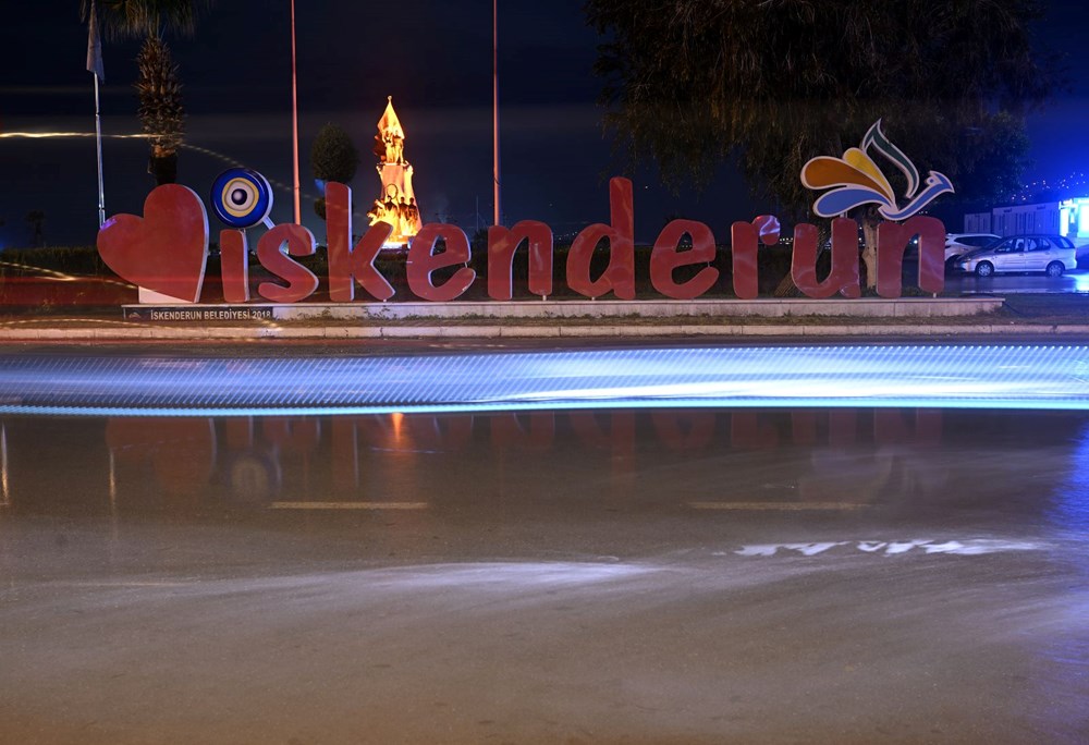 İskenderun'da deniz seviyesi yükseldi, caddeler su altına kaldı - 9