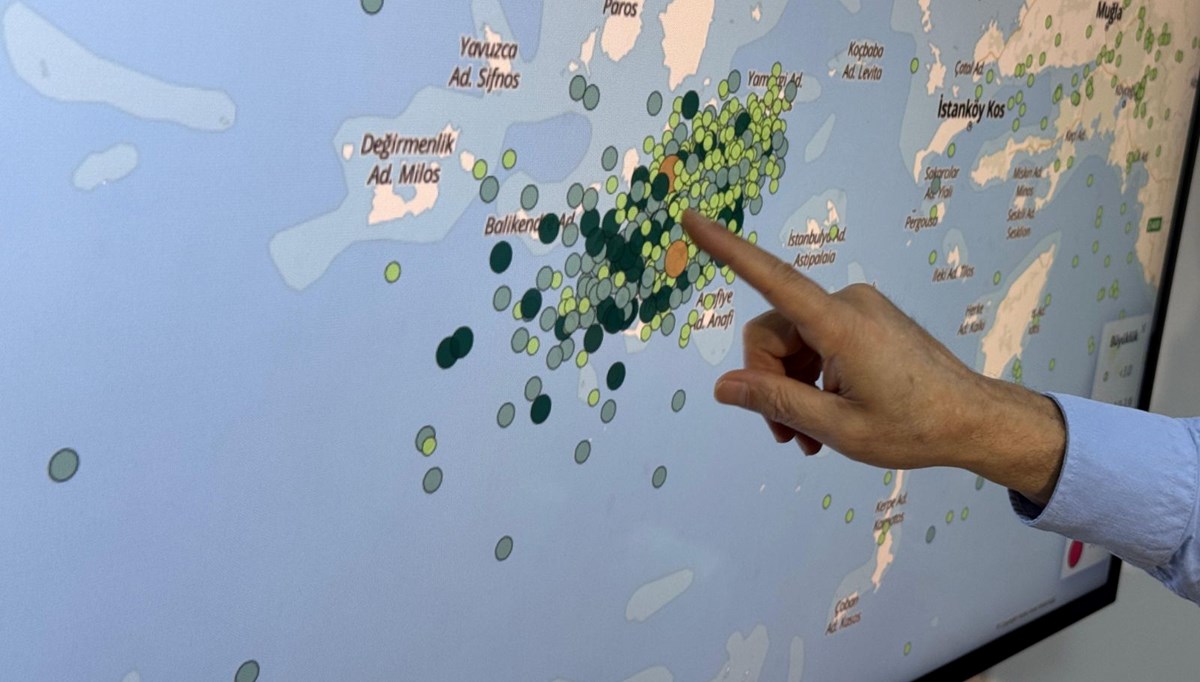 Santorini yakınlarında bir deprem daha