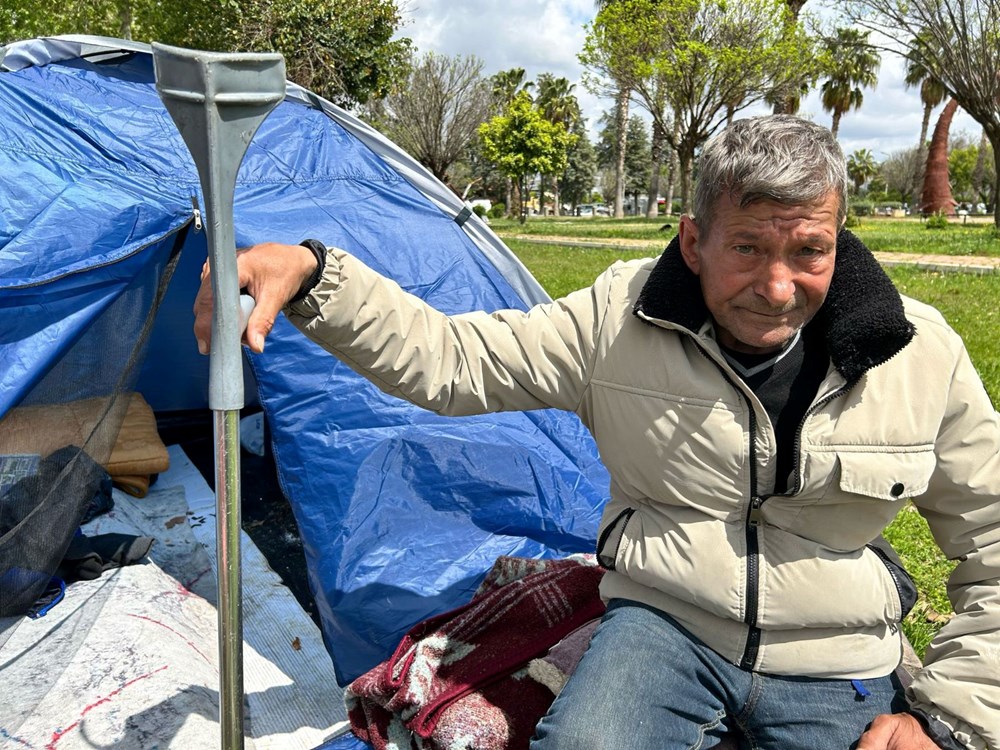 Kaza geçirdi, bacağı sakatlanınca işinden oldu: Parkta çadırda yaşıyor 72 Pg6zwvci306pAt5fw74Wgg