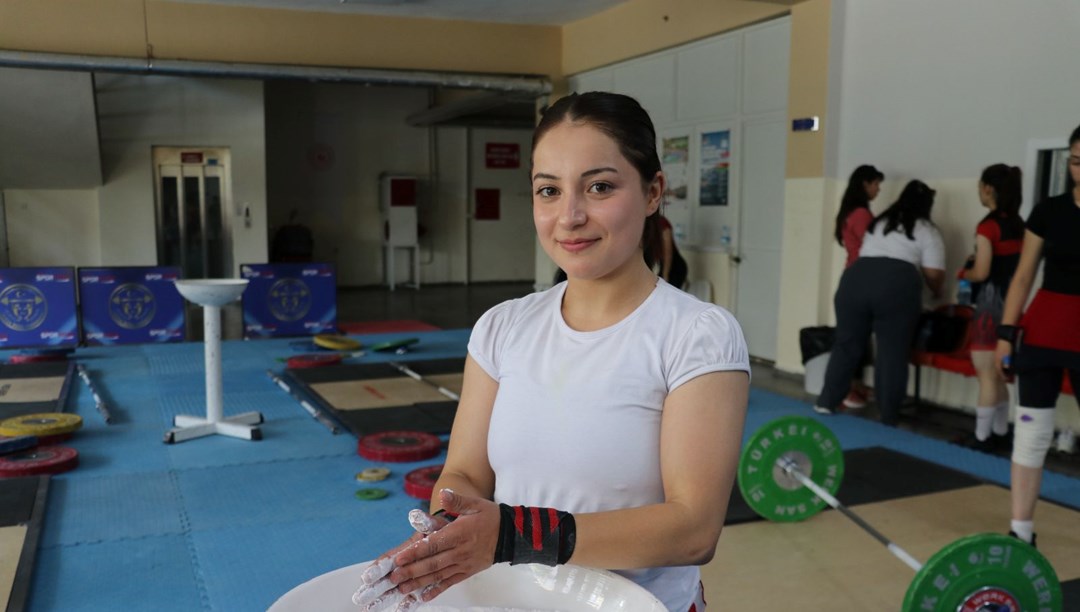 Şampiyon halterci Fatma Sena'nın tek hedefi olimpiyatlar