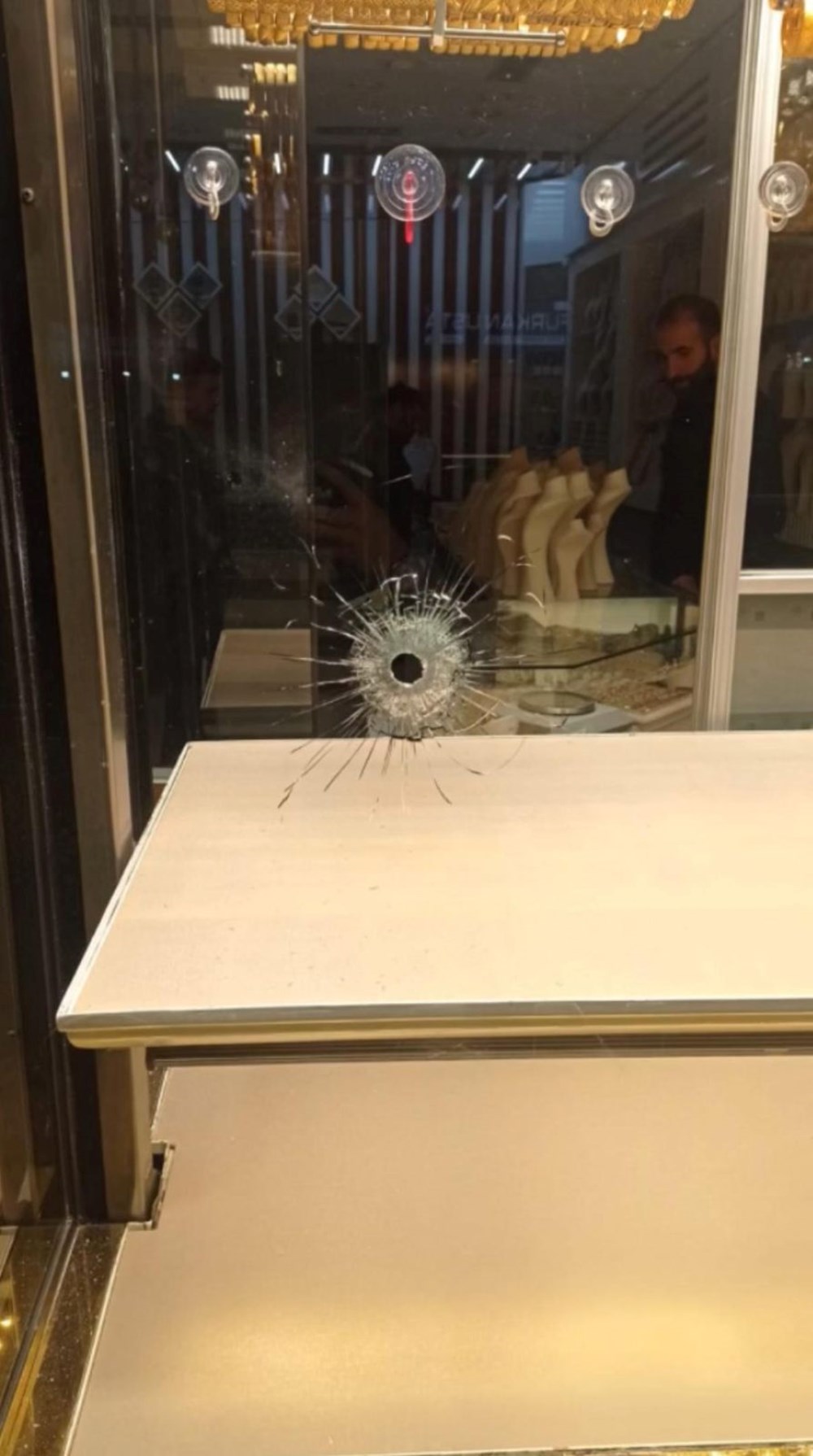 Hakkari-İstanbul Hattında Kanlı Hesaplaşma: Şehirler Arası Hasımlık Kurşunlara Döndü 75 Phbv2emQIkON5XqDyes dA