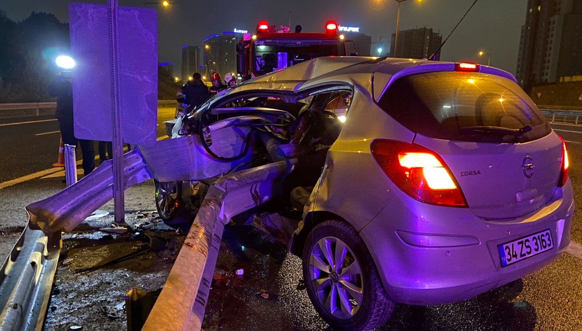 TEM Otoyolu’nda otomobil bariyerlere ok gibi saplandı: 1 ölü, 1 ağır yaralı