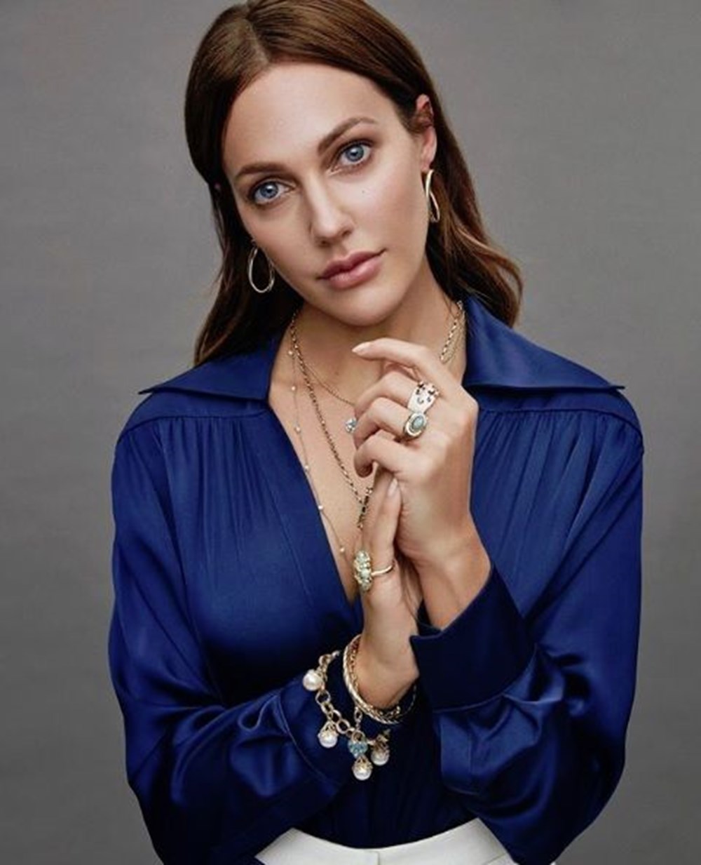 Dilan Çiçek Deniz geçmişe götürdü (Ünlülerin çocukluk ve gençlik halleri) - 323